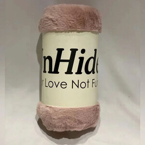 UnHide Lil Marsh Blanket in Rose, brand new